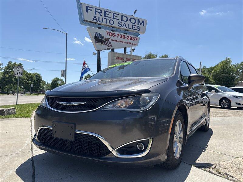 Thumbnail image of 2018 Chrysler Pacifica at Freedom Auto Sales