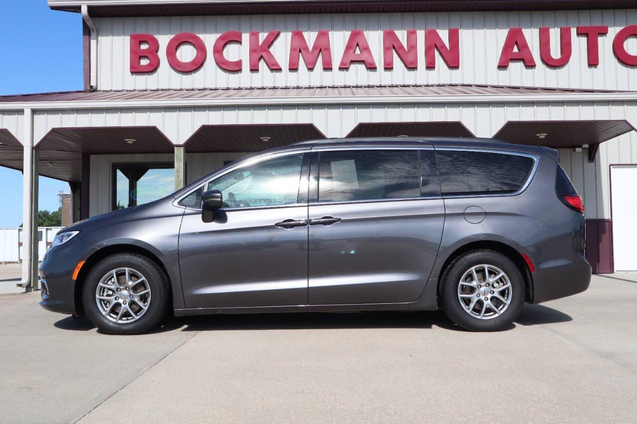 Thumbnail image of 2021 Chrysler Pacifica at Bockmann Auto Sales