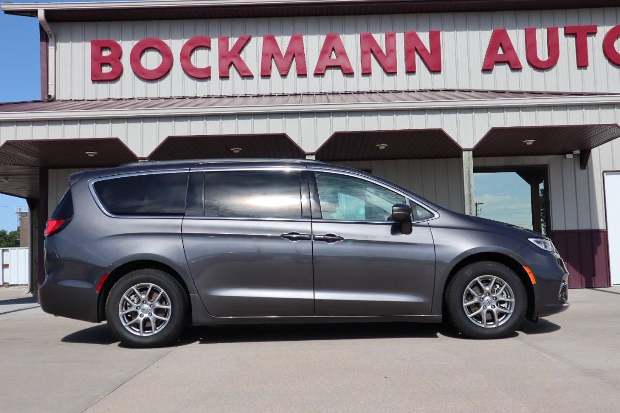 Thumbnail image of 2021 Chrysler Pacifica at Bockmann Auto Sales