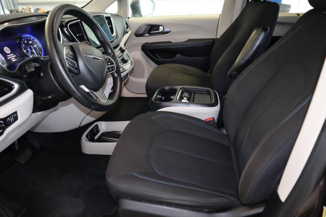 Thumbnail image of 2021 Chrysler Pacifica at Bockmann Auto Sales