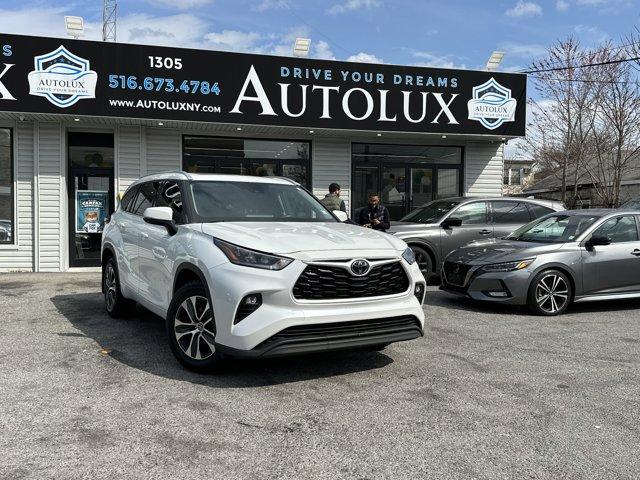 Thumbnail image of 2022 Toyota Highlander at Autolux of Elmont, NY