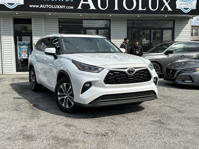 Thumbnail image of 2022 Toyota Highlander at Autolux of Elmont, NY