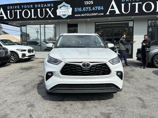 Thumbnail image of 2022 Toyota Highlander at Autolux of Elmont, NY