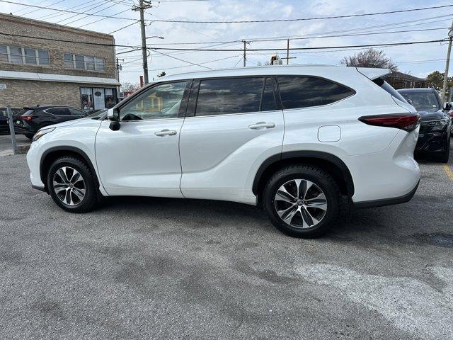 Thumbnail image of 2022 Toyota Highlander at Autolux of Elmont, NY