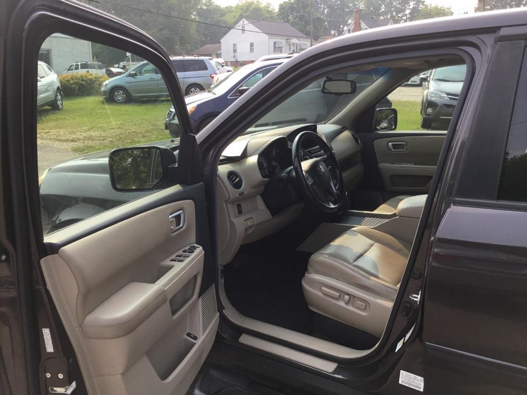 Thumbnail image of 2012 Honda Pilot at Hicks Motor Sales, LLC