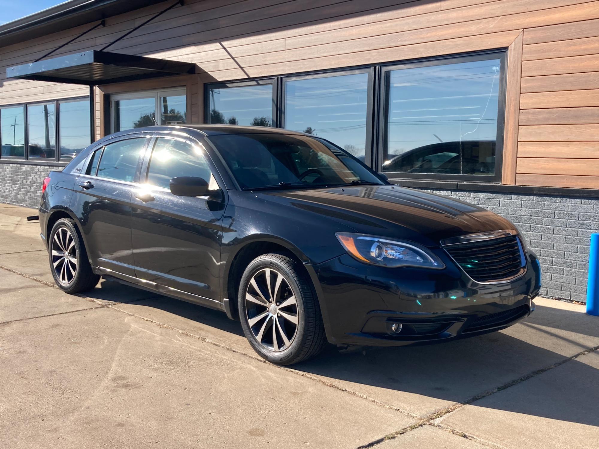 Thumbnail image of 2014 Chrysler 200 at Tormohlen's Good People Automotive of Freeport