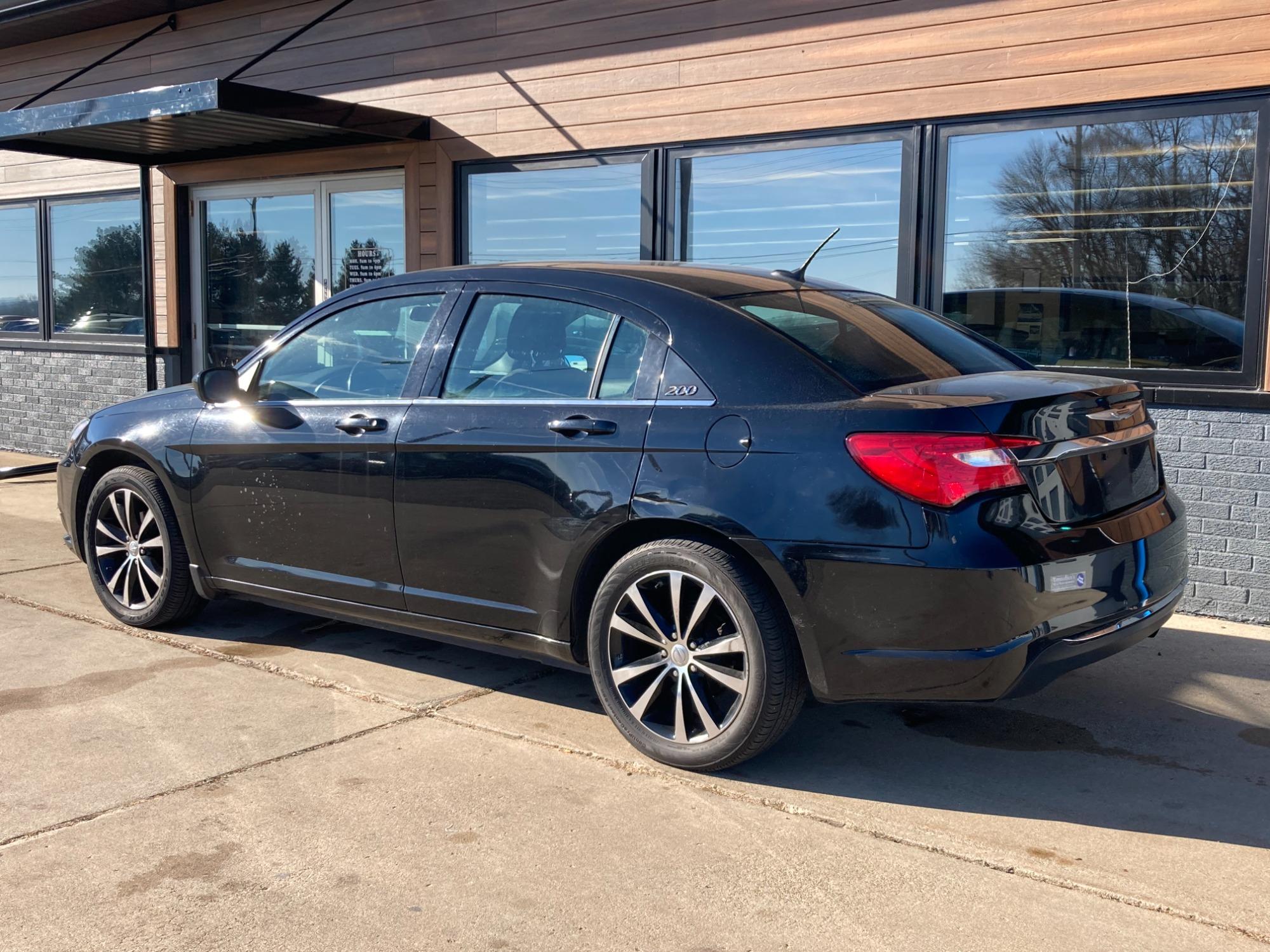 Thumbnail image of 2014 Chrysler 200 at Tormohlen's Good People Automotive of Freeport