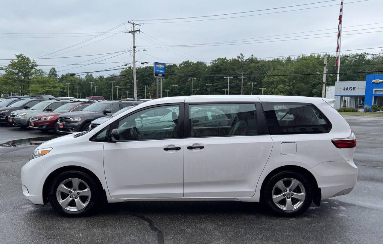 Thumbnail image of 2015 Toyota Sienna at Auto Mile Motors