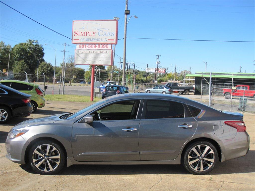 Thumbnail image of 2017 Nissan Altima at Simply Cars of Memphis, LLC.