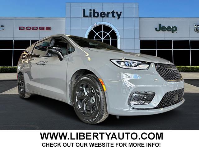 Thumbnail image of 2025 Chrysler Pacifica Plug-In Hybrid at Liberty Chrysler Jeep Dodge Ram - New and Used