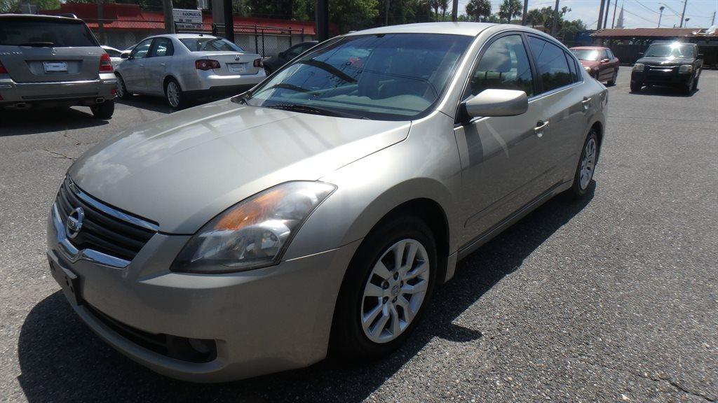 Thumbnail image of 2009 Nissan Altima at 123 Auto LLC