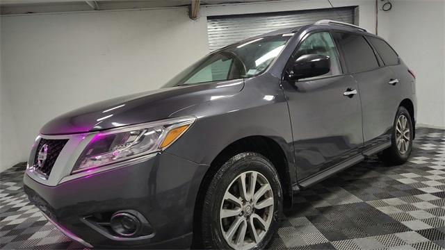 Thumbnail image of 2013 Nissan Pathfinder at Major World Chevrolet
