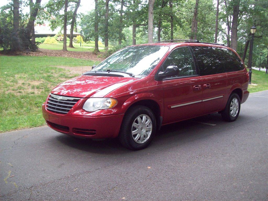 Thumbnail image of 2007 Chrysler Town and Country at Auto Fleet