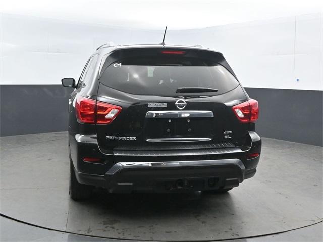 Thumbnail image of 2017 Nissan Pathfinder at Commonwealth Chevrolet Inc.
