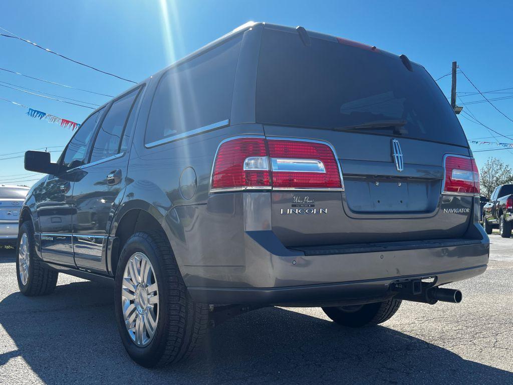 Thumbnail image of 2013 Lincoln Navigator at SPEEDY AUTO SALES
