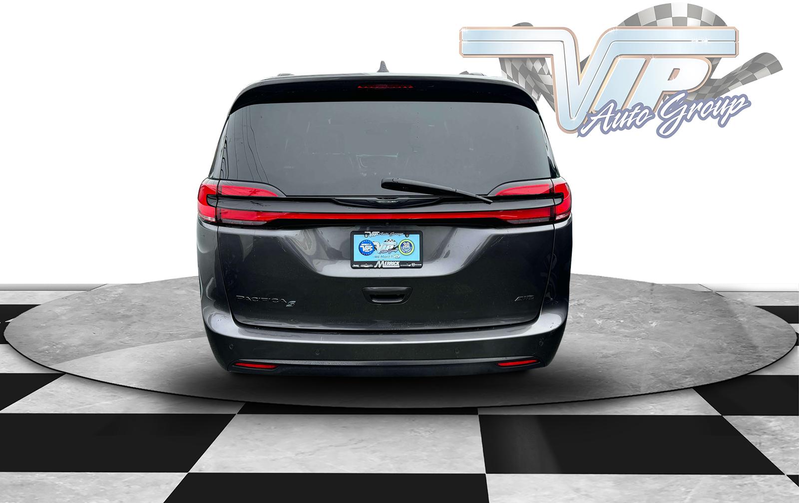Thumbnail image of 2021 Chrysler Pacifica at Merrick Jeep Chrysler Dodge Ram