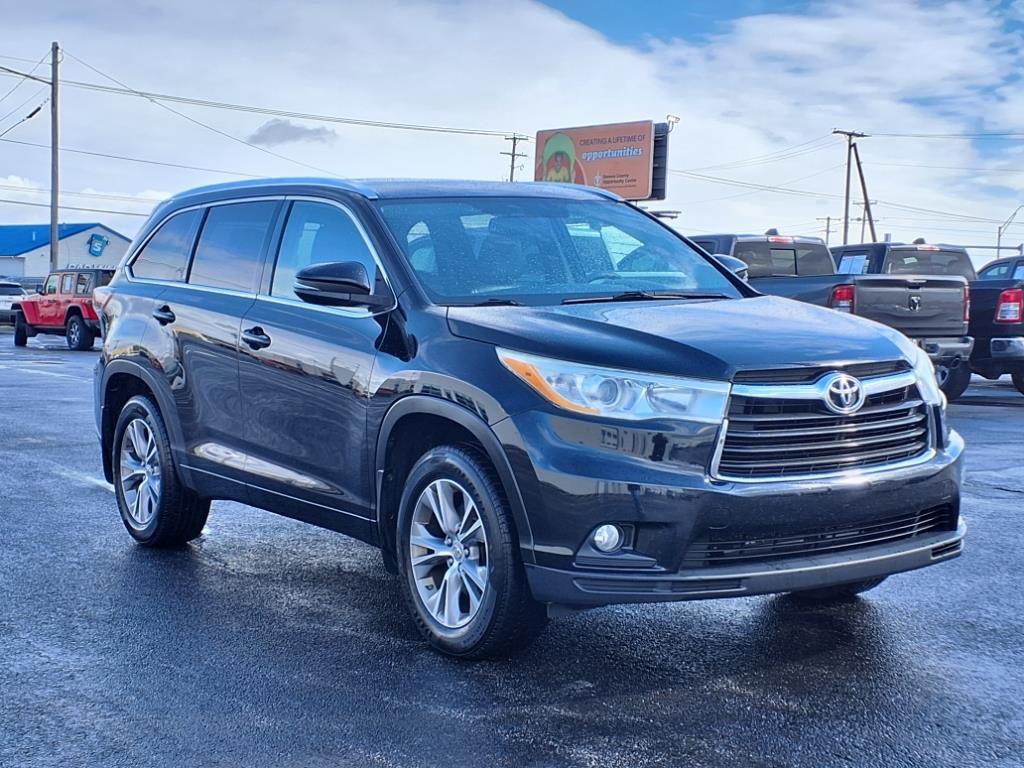 Thumbnail image of 2014 Toyota Highlander at Coppus Motors