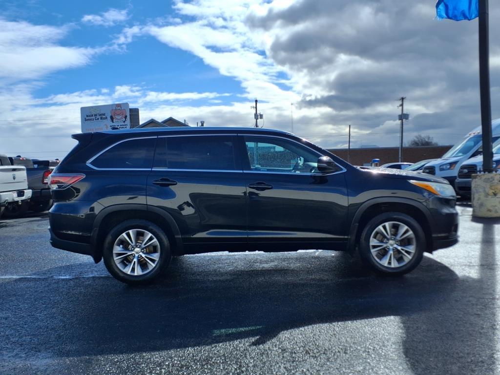 Thumbnail image of 2014 Toyota Highlander at Coppus Motors