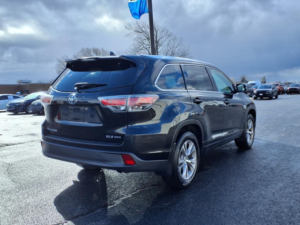 Thumbnail image of 2014 Toyota Highlander at Coppus Motors