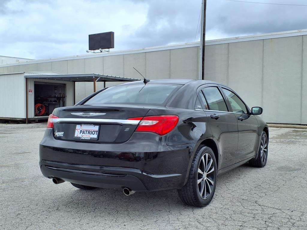 Thumbnail image of 2011 Chrysler 200 at Liberty Auto Finance