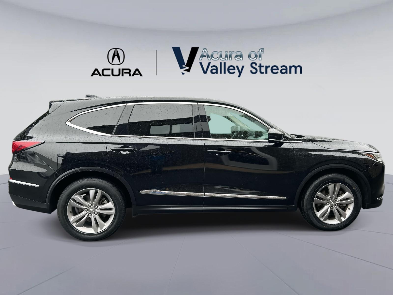 Thumbnail image of 2022 Acura MDX at Acura of Valley Stream