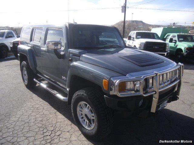 Thumbnail image of 2006 HUMMER H3 at Brighton Store