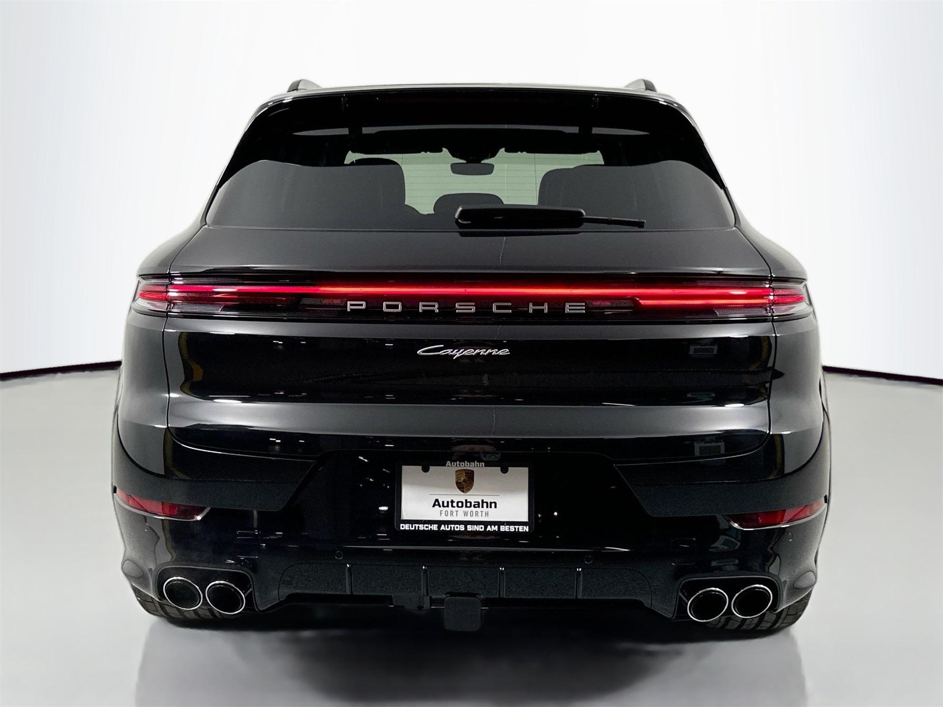 Thumbnail image of 2025 Porsche Cayenne at Autobahn Porsche Fort Worth