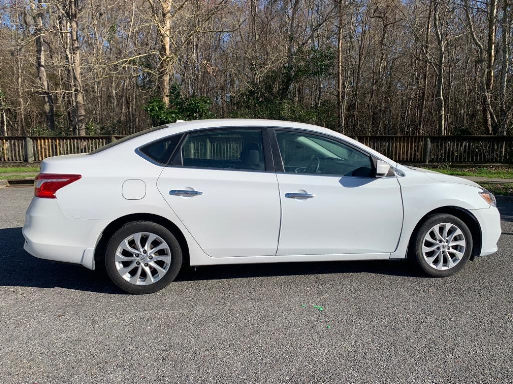 Thumbnail image of 2018 Nissan Sentra at KC United Auto, LLC