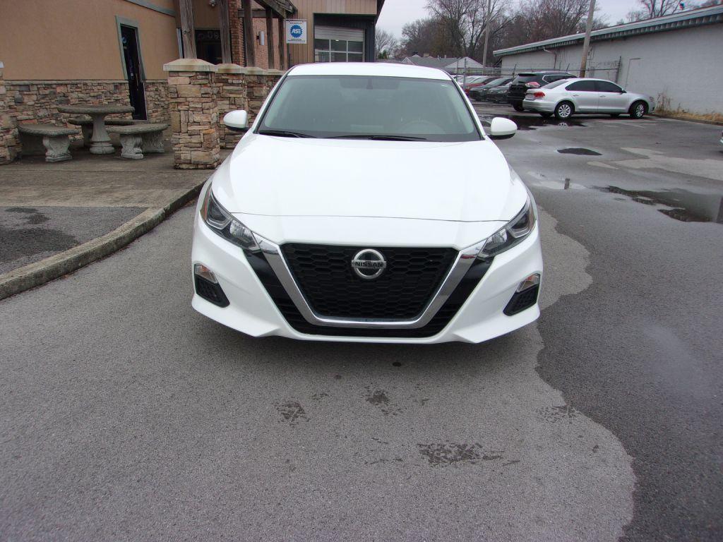 Thumbnail image of 2019 Nissan Altima at TEAM AUTOMOTIVE