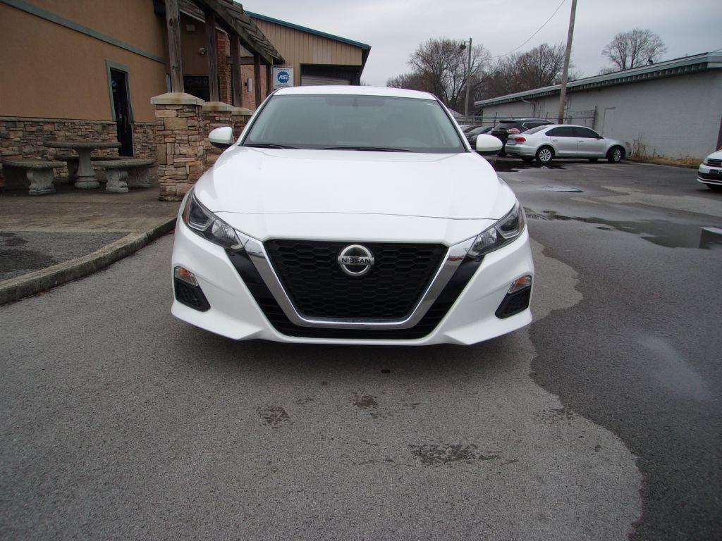 Thumbnail image of 2019 Nissan Altima at TEAM AUTOMOTIVE