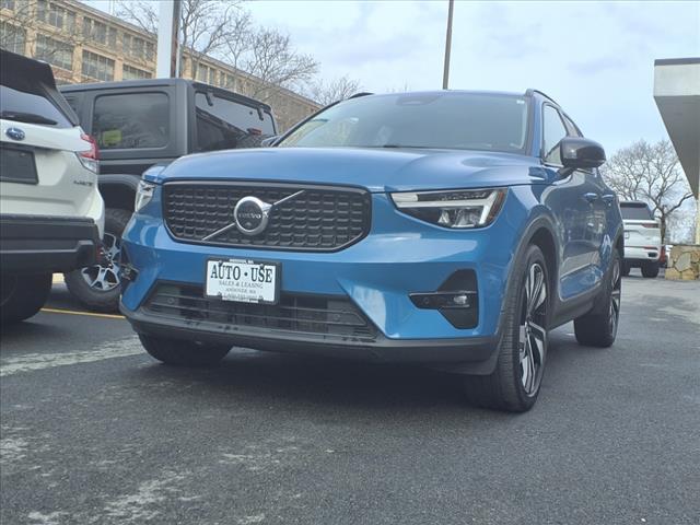 Thumbnail image of 2023 Volvo XC40 at Auto-Use of Andover, MA