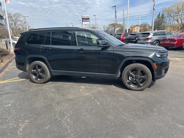 Thumbnail image of 2024 Jeep Grand Cherokee L at Golling Chrysler Dodge Jeep Ram