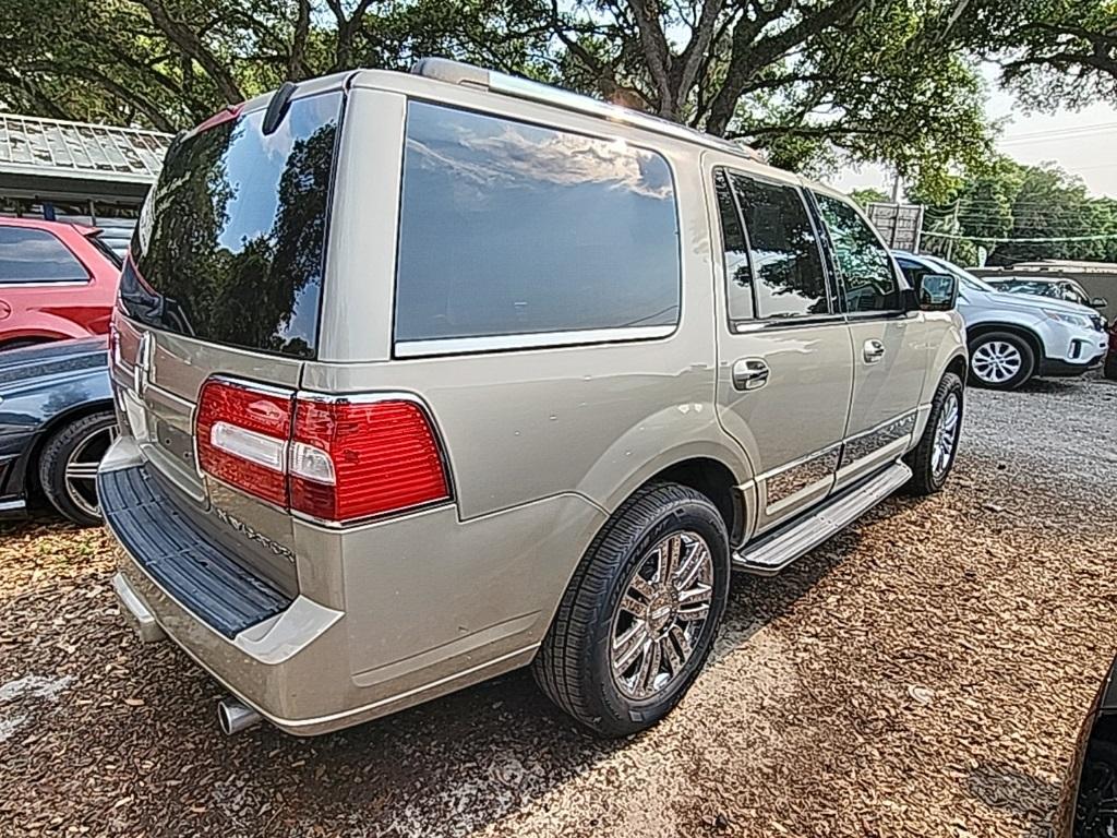 Thumbnail image of 2008 Lincoln Navigator at Honest Autos