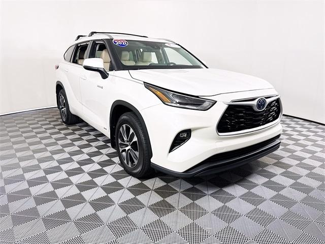 Thumbnail image of 2021 Toyota Highlander Hybrid at Auto Expo 95