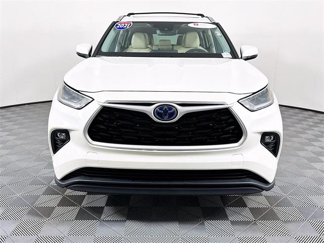 Thumbnail image of 2021 Toyota Highlander Hybrid at Auto Expo 95
