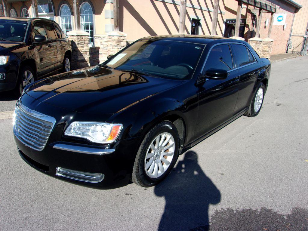 Thumbnail image of 2013 Chrysler 300 at TEAM AUTOMOTIVE