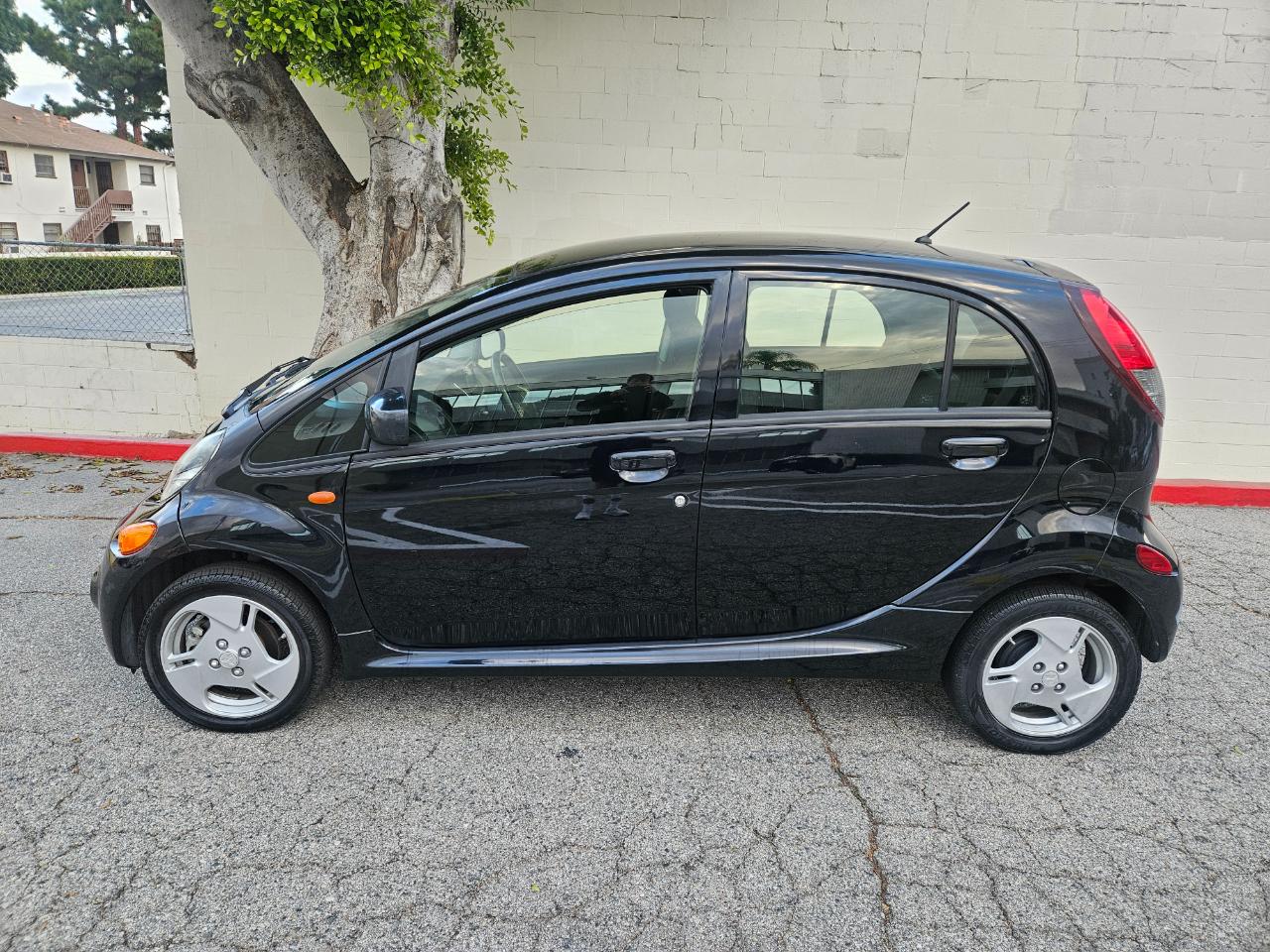 Thumbnail image of 2016 Mitsubishi i-MiEV at LA Fine Motors