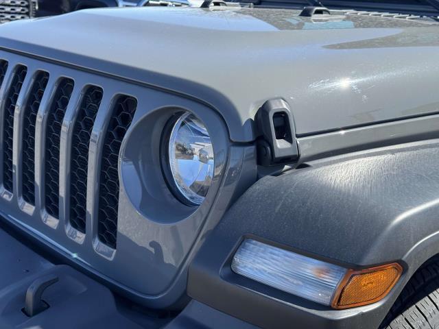Thumbnail image of 2022 Jeep Gladiator at Riverhead Toyota