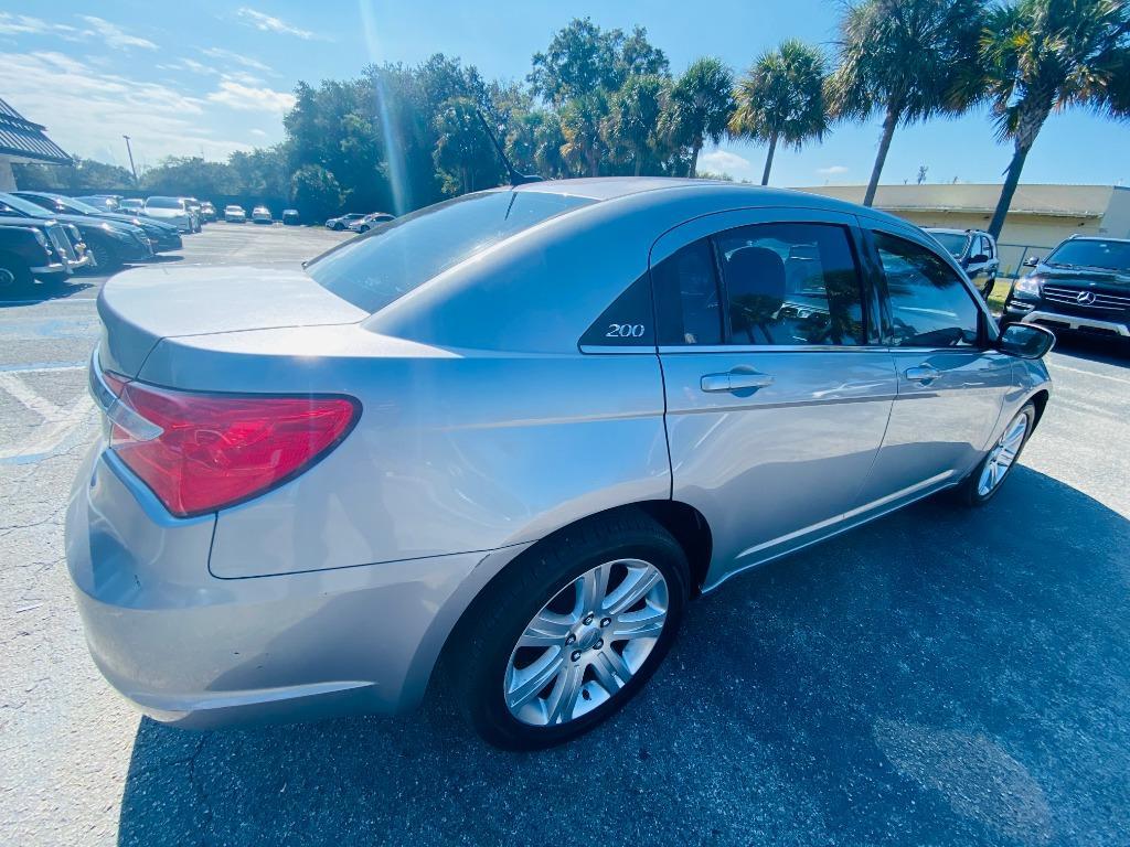 Thumbnail image of 2013 Chrysler 200 at New World Auto, LLC