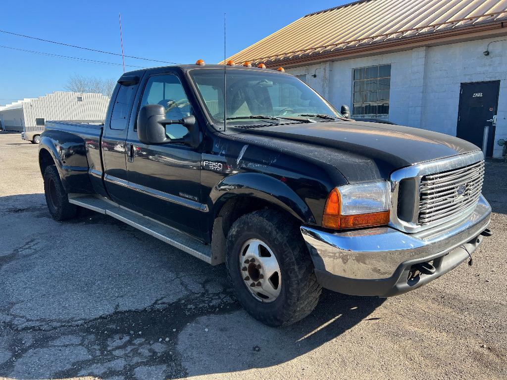Thumbnail image of 2000 Ford F-350 Super Duty at Takrourin Motors LLC