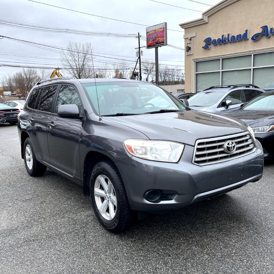 Thumbnail image of 2010 Toyota Highlander at Rockland Motors