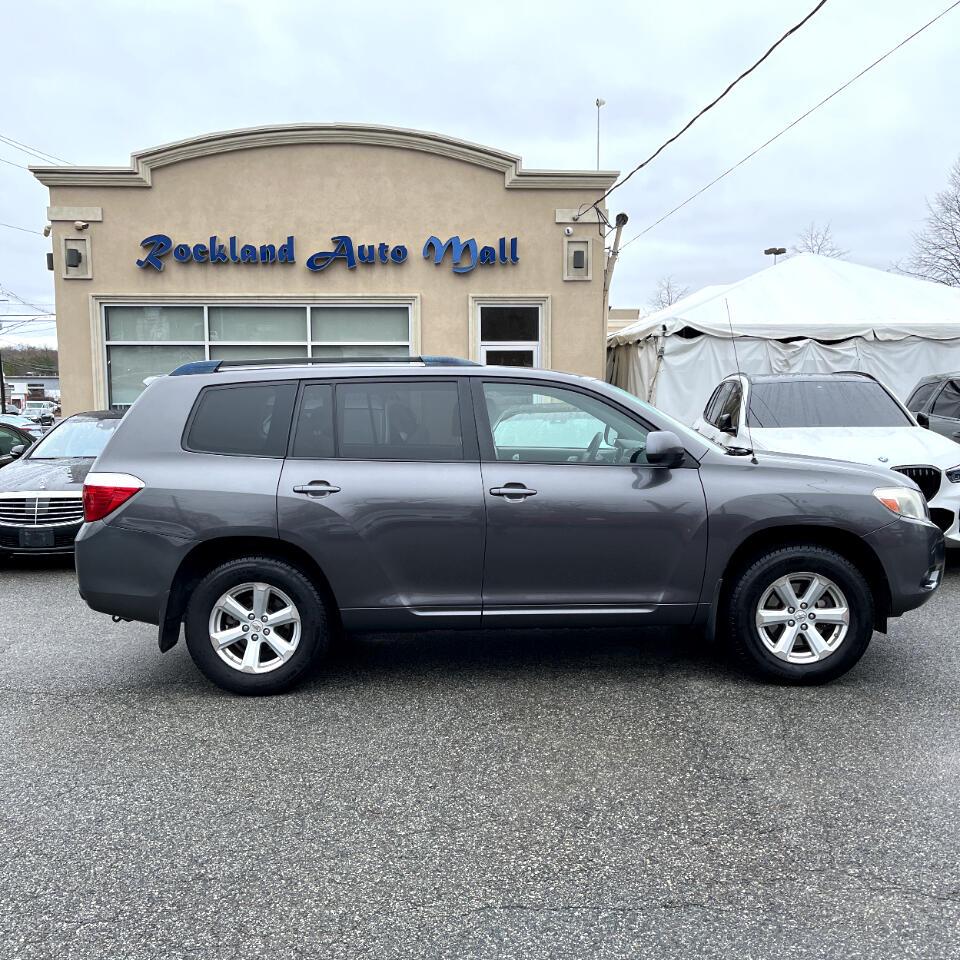 Thumbnail image of 2010 Toyota Highlander at Rockland Motors