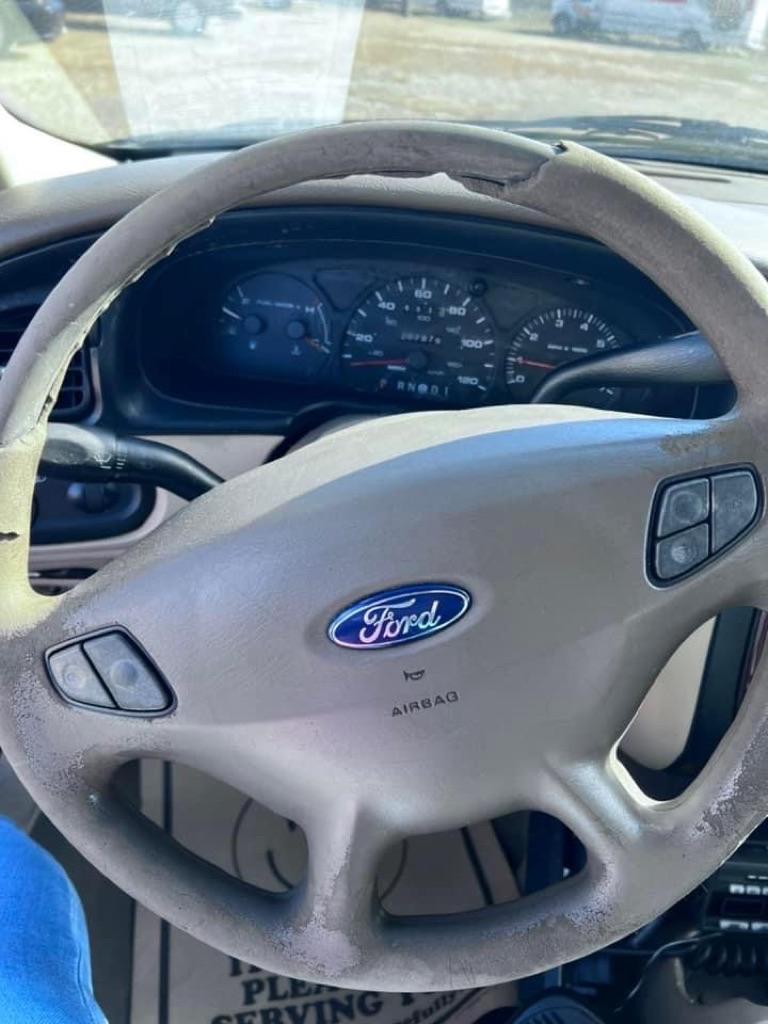 Thumbnail image of 2000 Ford Taurus at Chads of Hartford, AL