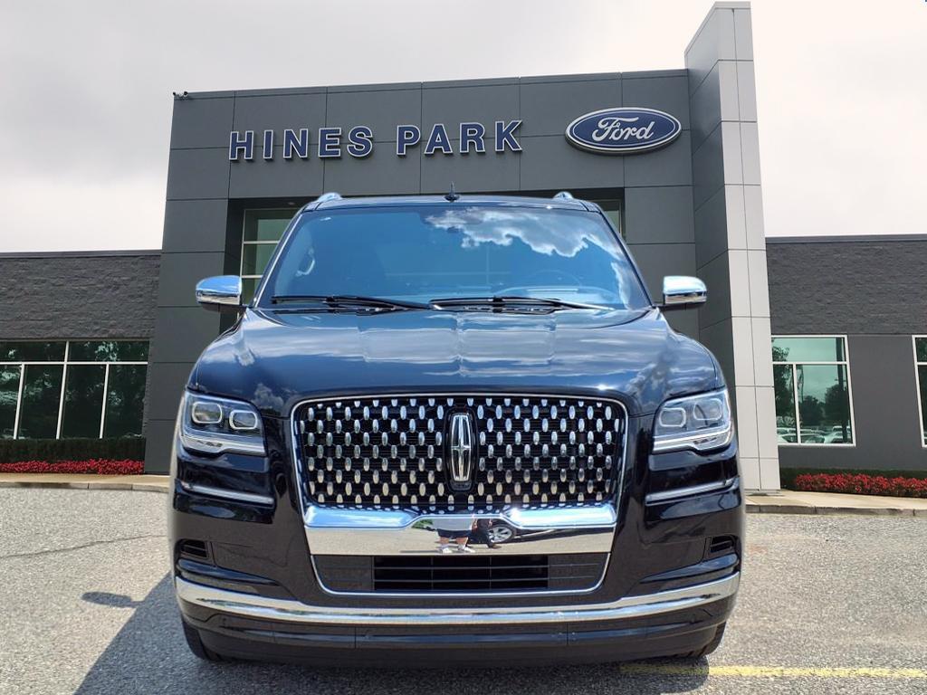 Thumbnail image of 2024 Lincoln Navigator at Hines Park Ford