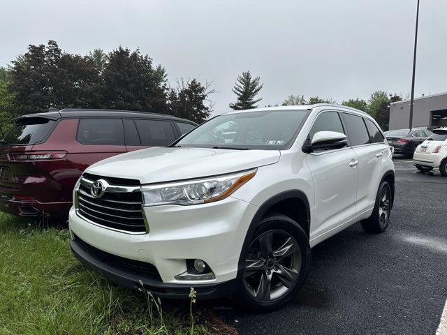 Thumbnail image of 2016 Toyota Highlander at Lansdale Chrysler Jeep