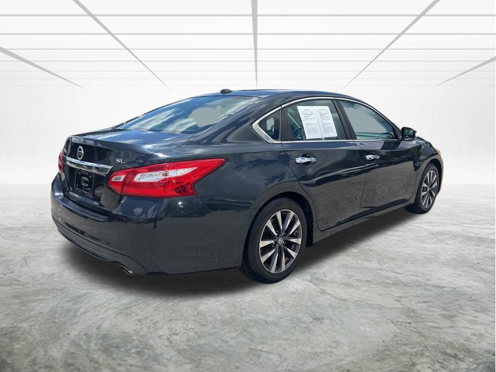Thumbnail image of 2017 Nissan Altima at Hollywood Chrysler Jeep