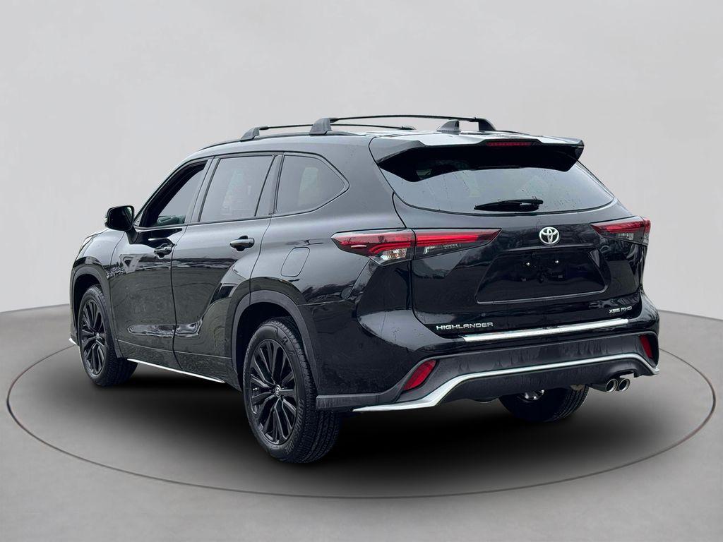 Thumbnail image of 2024 Toyota Highlander at Eagle Kia of Riverhead