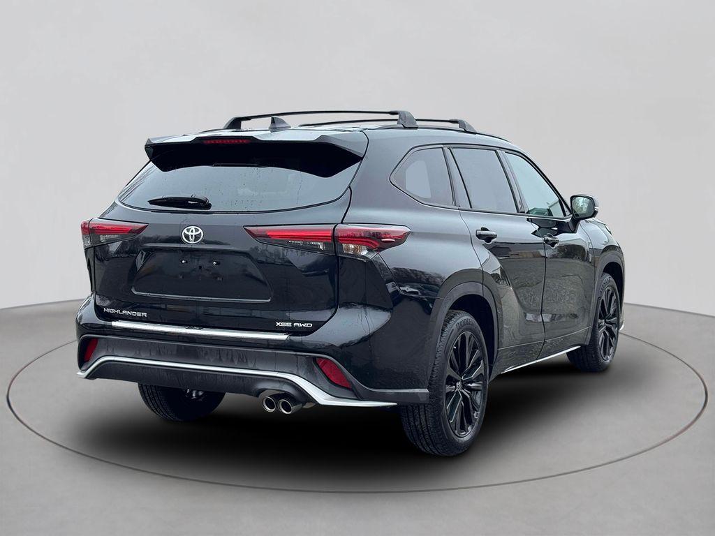 Thumbnail image of 2024 Toyota Highlander at Eagle Kia of Riverhead