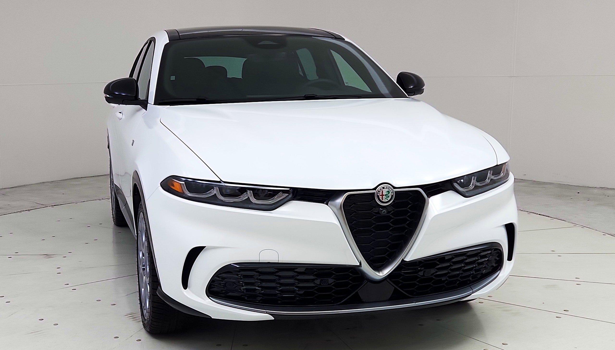Thumbnail image of 2024 Alfa Romeo Tonale Hybrid at Maserati & Alfa Romeo of Monmouth