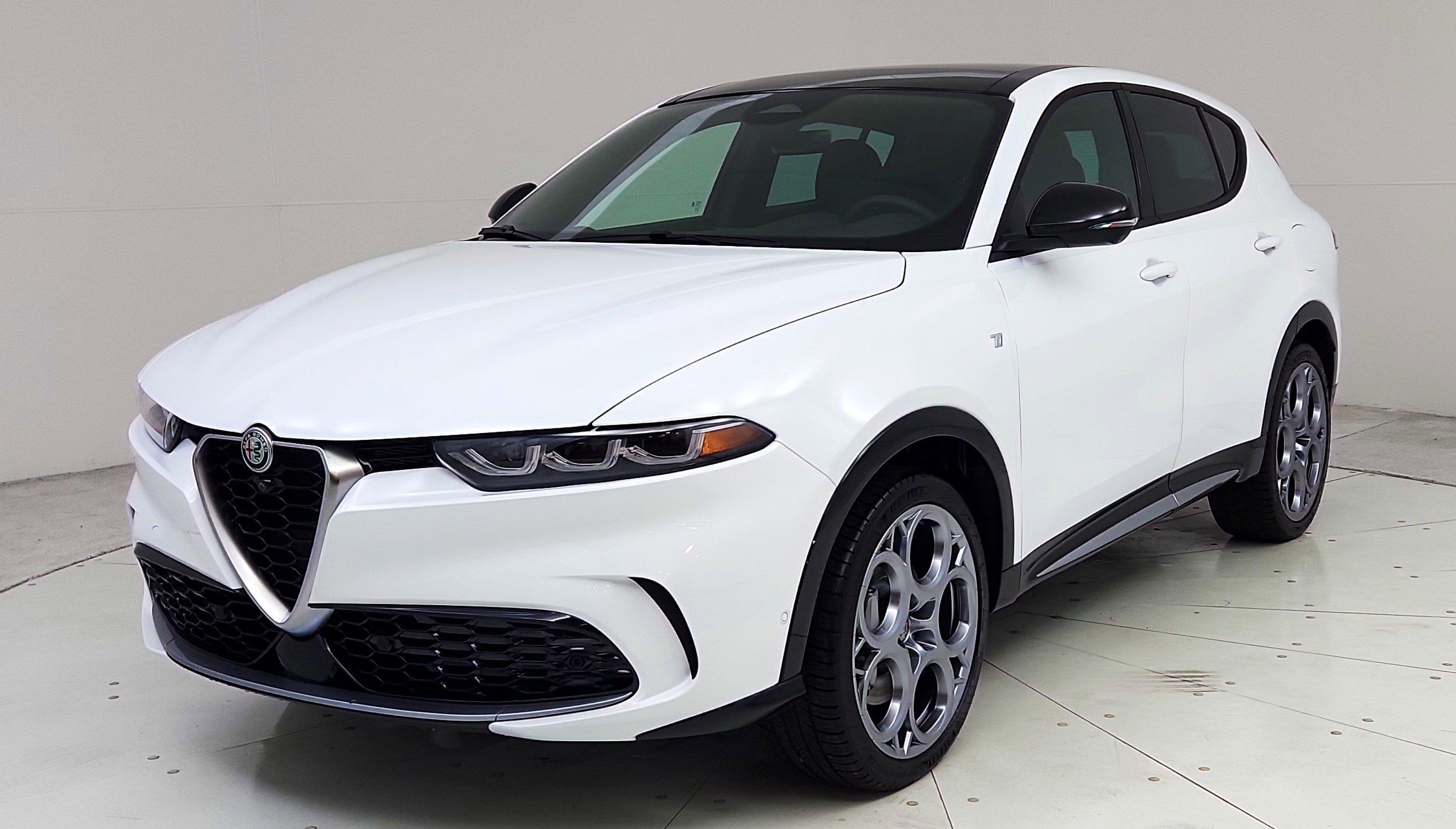 Thumbnail image of 2024 Alfa Romeo Tonale Hybrid at Maserati & Alfa Romeo of Monmouth